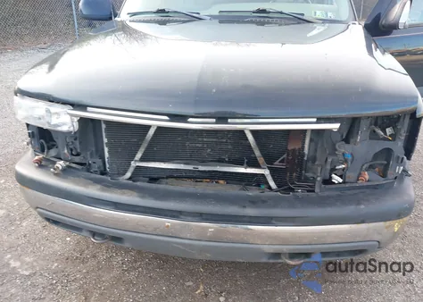 2002 Chevrolet Suburban 1500 Lt z USA, uszkodzony, nr VIN 3GNFK16Z62G350240